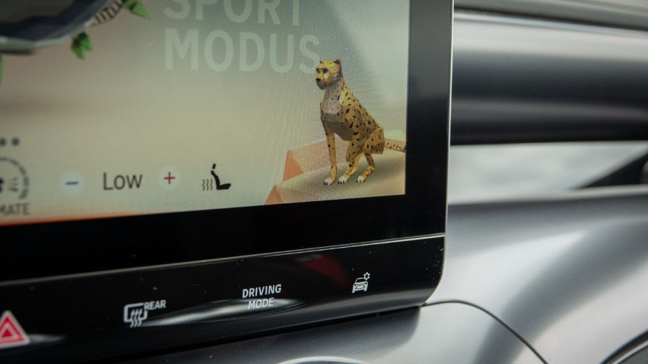 Smart #3 Brabus  Display Infotainmentsystem mit animiertem Gepard sitzend