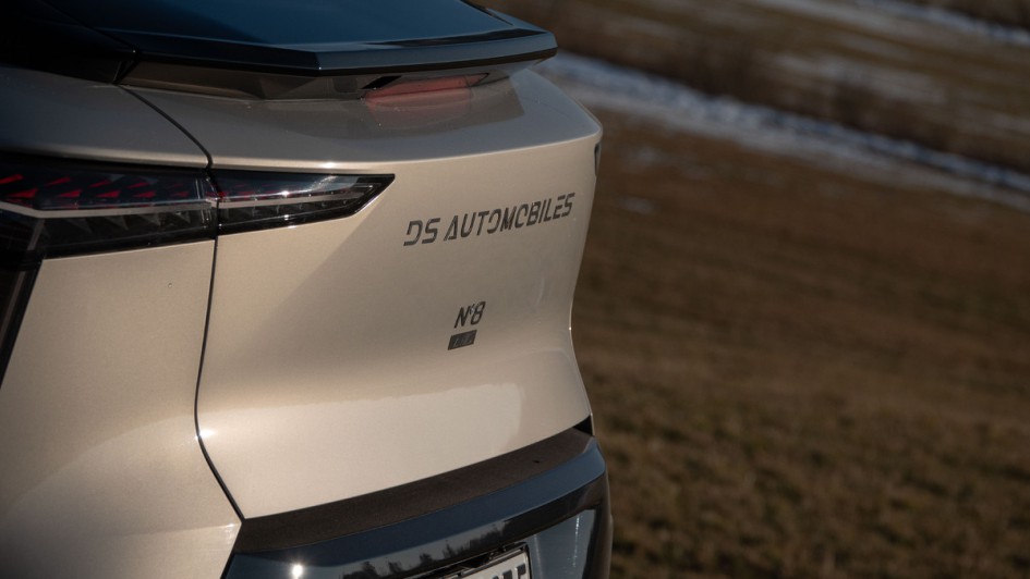 DS 8