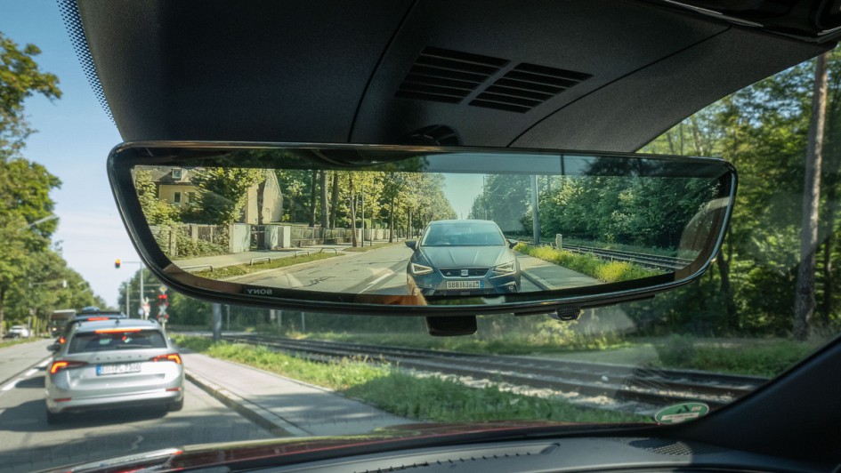 Cadillac Lyriq mit Monitorrückspiegel anstelle eines klassischen Spiegels