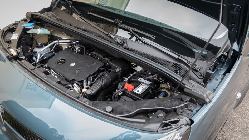 Foto vom Motorraum des Citroen Berlingo HDi 130 