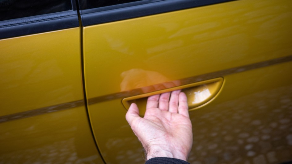 Türgriffmulde außen am Fiat 500 Hybrid in der Lackierung "The Sun of Italy", also goldgelb