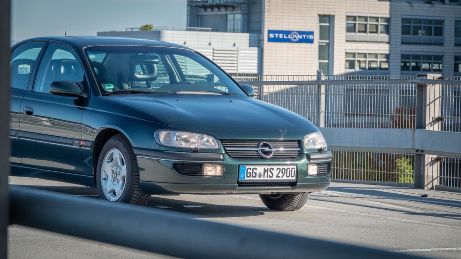 Angeschnittener Opel Omega MV6