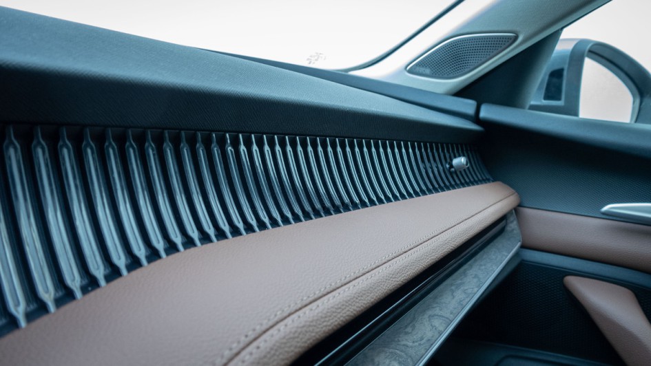 Skoda Superb Combi (2024) Armaturentafel-Design im Detail