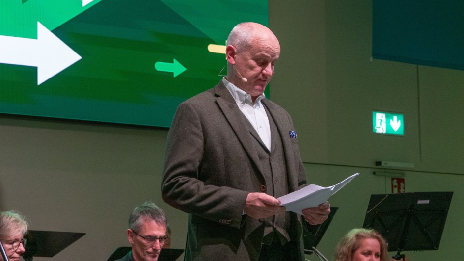 Jochen Stelter hält eine Laudatio zum 15-jährigen BBM-Bestehen