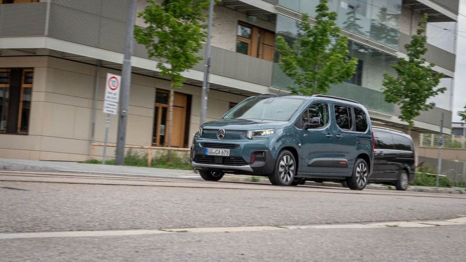 Citroen Berlingo HDi 130 Max XTR Mitzieher-Foto in der City