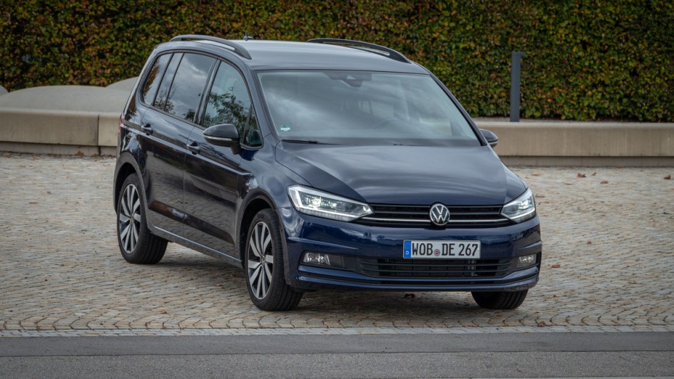 Natürlich gibt es einen Haken am VW Touran 2.0 TDI DSG Highline des Jahrgangs 2025. Der Preis des Testwagens beläuft sich auf rund 63.000 Euro brutto. 