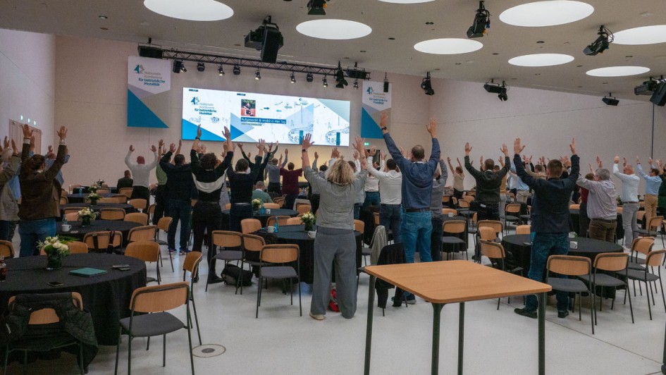 Morgengymnastik auf der Nakobemo
