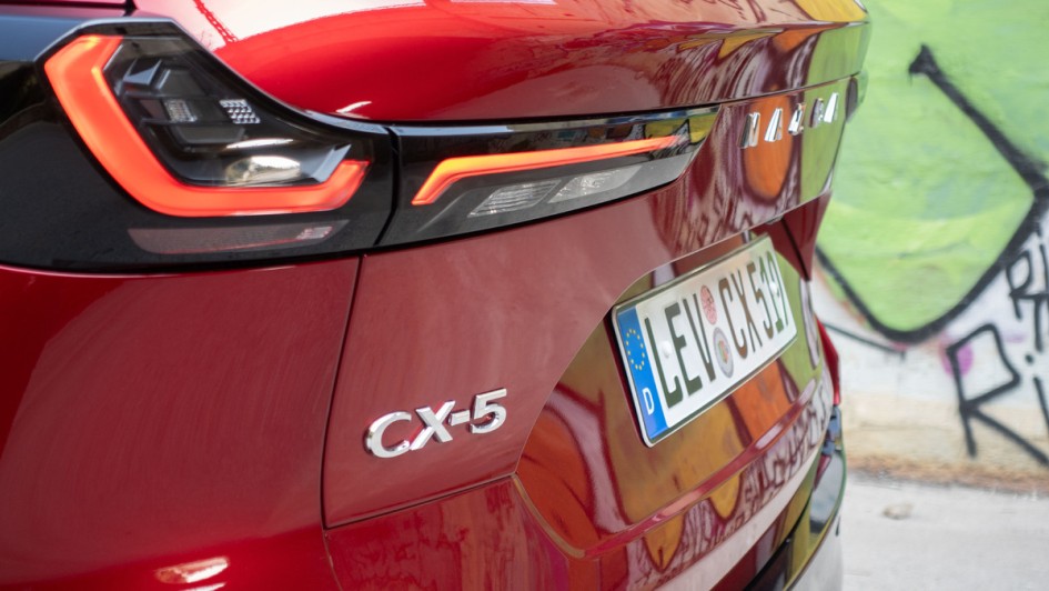Heckdetail des neuen Mazda CX-5 Baujahr 2026
