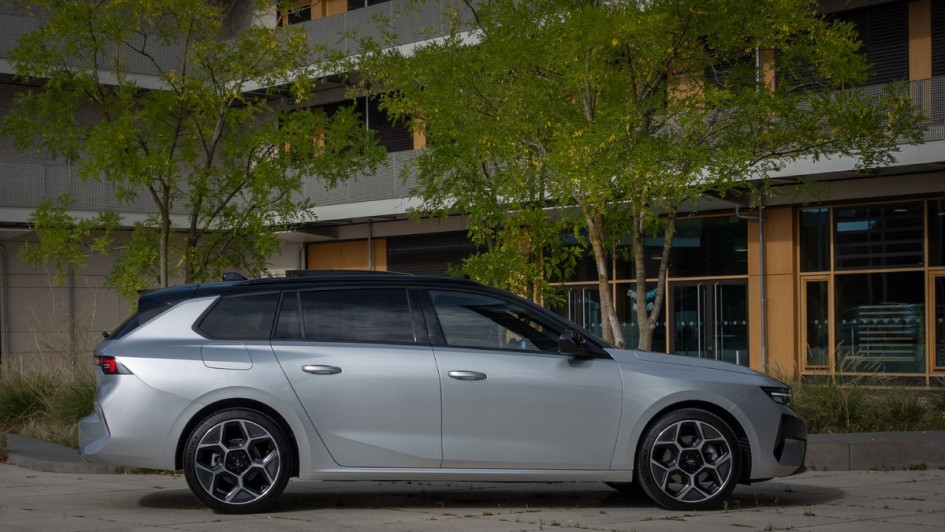 Seitenansicht des Opel AStra ST