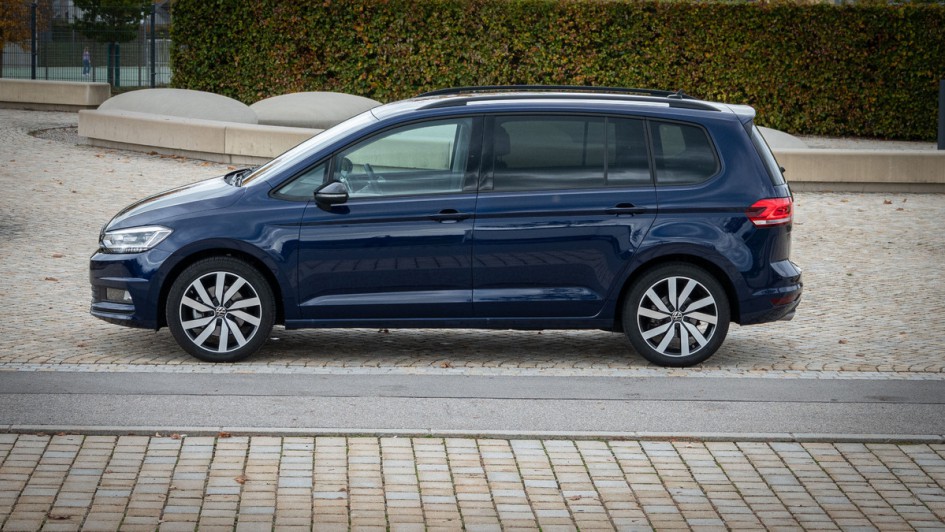 VW Touran 2 0 TDI DSG 2025 