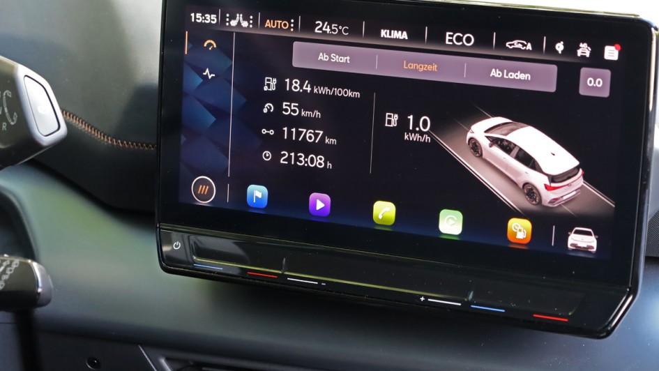 Ansicht des Touchscreen-Displays im Cupra Born