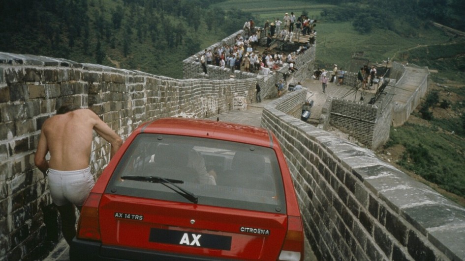 Einzigartiges Spektakel für ein kleines Auto – Fürs Marketing fuhr der Citroen AX 1986 auf der Chinesischen Mauer