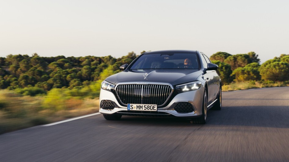 Die Maybach S-Klasse ist nach wie vor ein Sinnbild für Opulenz, verschwenderischen Luxus und edler Größe.