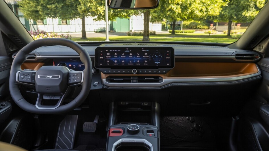 Das Cockpit ist robust, aber edel gestaltet.