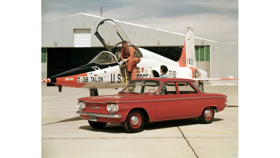„Trapeze“ auf amerikanische Art – Der Chevrolet Corvair debütierte 1959 mit spektakulär modellierter Gürtellinie und beeinflusste so europäische Kompaktmodelle.