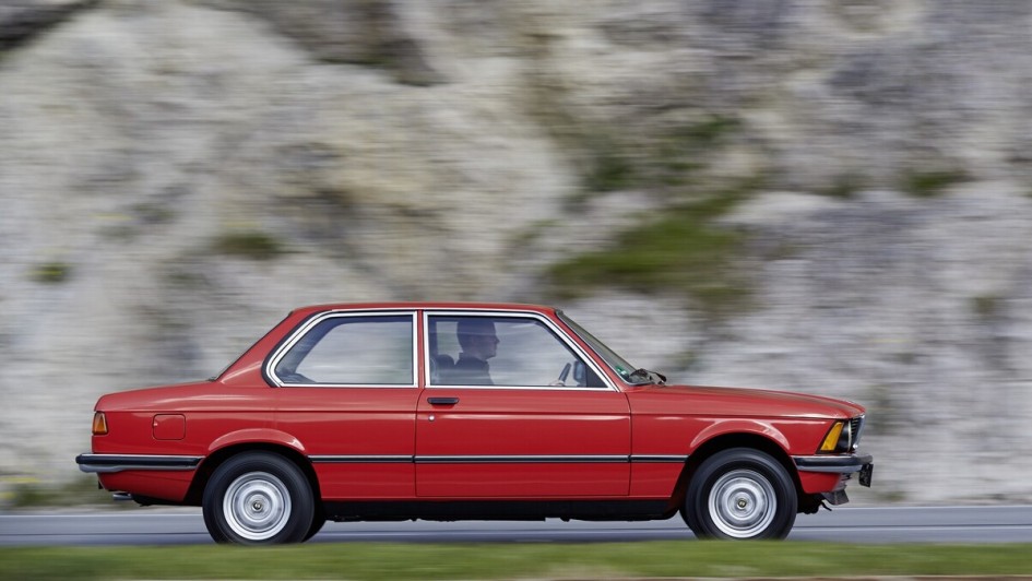 Unter Stardesigner Paul Bracq entwickelte BMW eine eigene Interpretation des Trapezdesigns, hier beim BMW 3er (E21) von 1975.