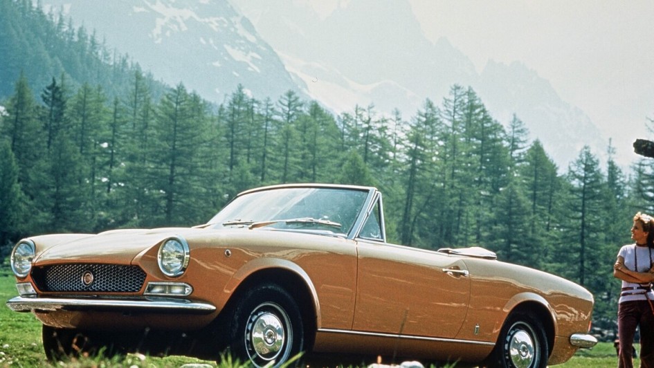 02_Sehnsucht_nach_sudlicher_Sonne_-_Als_Sport_Spider__Foto_Fiat.jpg