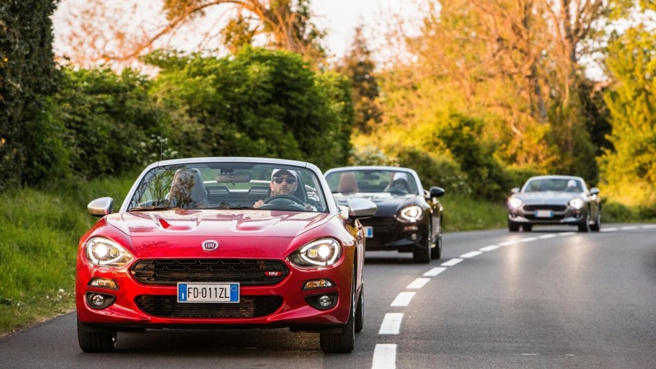 15_Kein_dolce_vita_-_Der_2016_lancierte_Fiat_124_Spider_Foto_Fiat.jpg