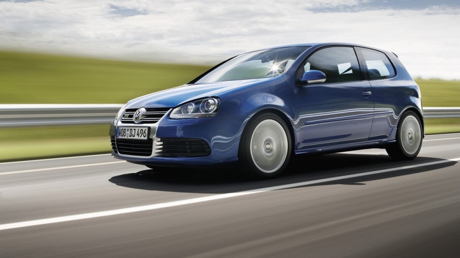 Volkswagen ließ es nicht beim GTI: 2002 folgte mit dem Golf R32 ein Racer mit 241 PS aus einem 3,2-Liter-Sechszylinder und Allradantrieb
