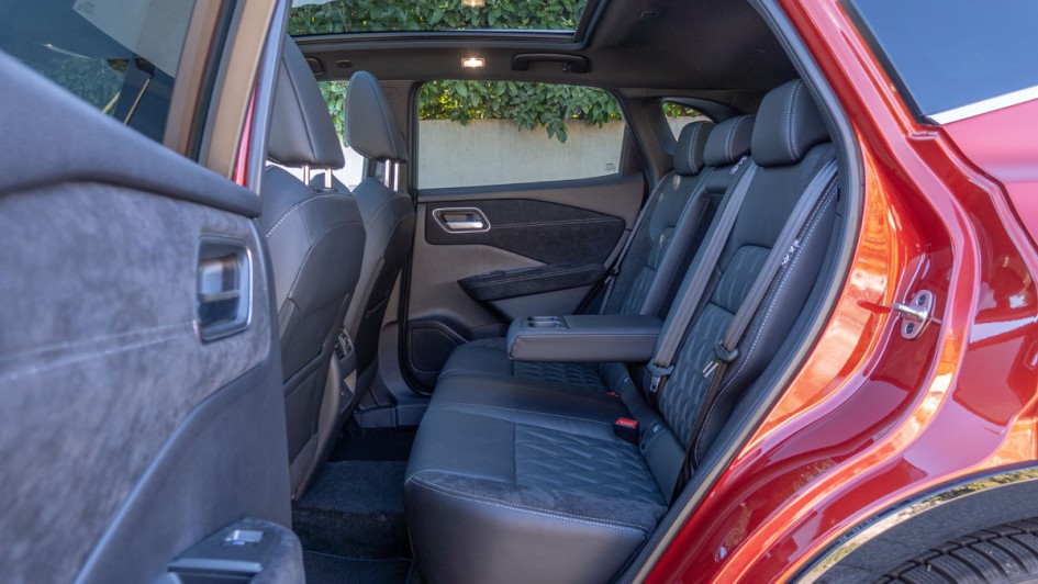 Rücksitzbank im Nissan Qashqai mit schwarzem Leder