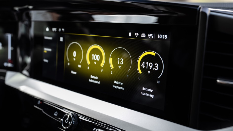 Touchscreen mit Fahrperformance-Einstellmöglichkeiten im Opel Mokka GSE