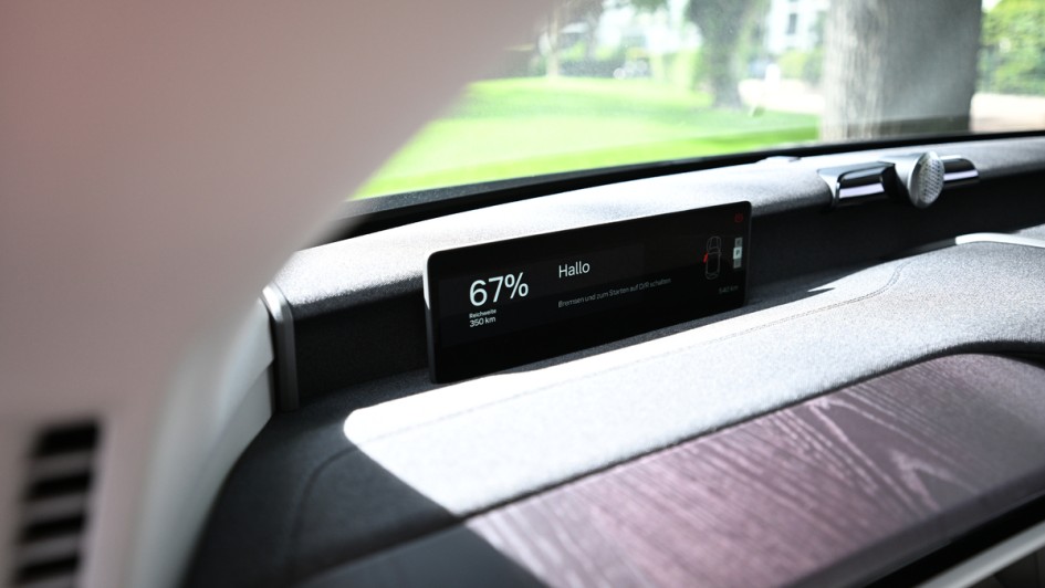 Kombiinstrument vom Volvo EX60 im Detail fotografiert
