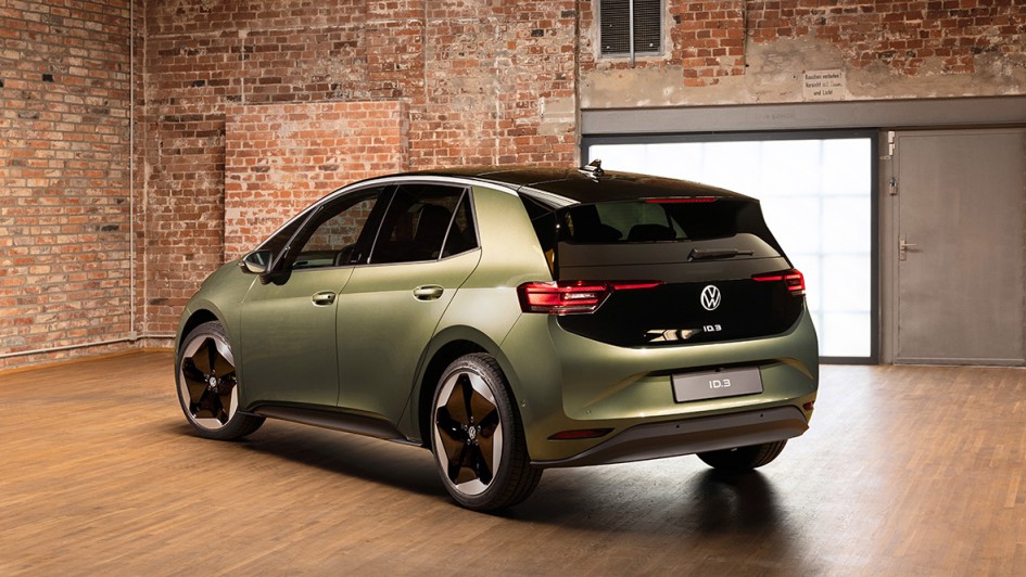 8_VW_ID.3_Facelift_schraeg_hinten