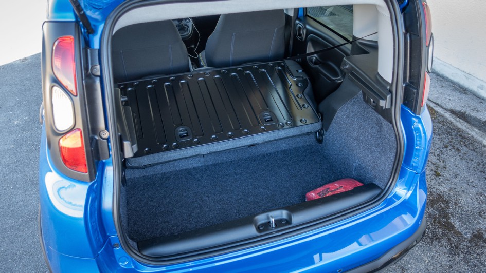 Leerer Kofferraum des Fiat Panda 2025