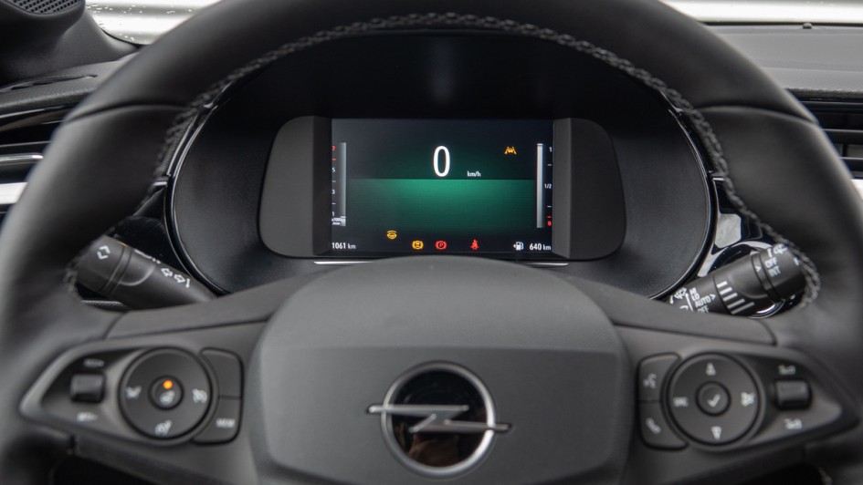 Ansicht Digitaltacho im Opel Corsa Facelift