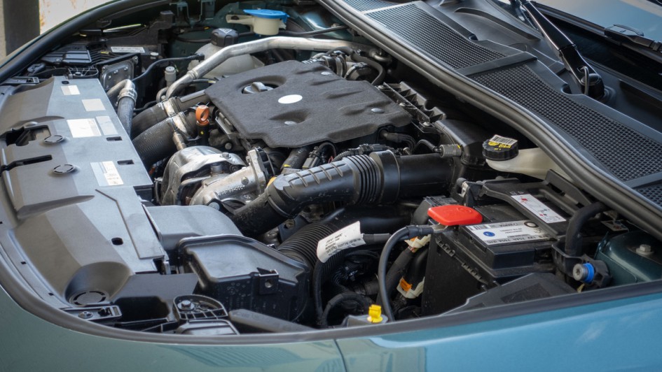 Peugeot 308 SW 1.5d Foto vom Motorraum