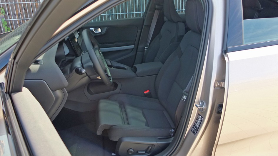 Vordersitze des Polestar 2 in Stoffbezug