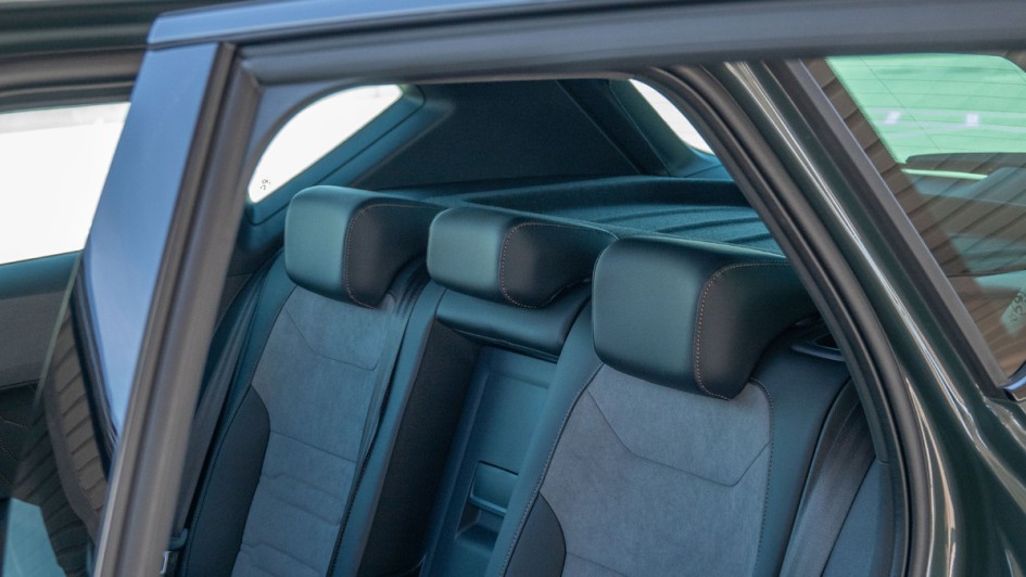 Flache Kopfstützen im Cupra Ateca VZ