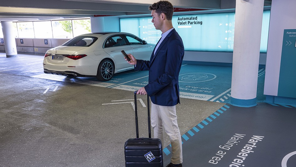 Autonomes Parken Stuttgarter Flughafen