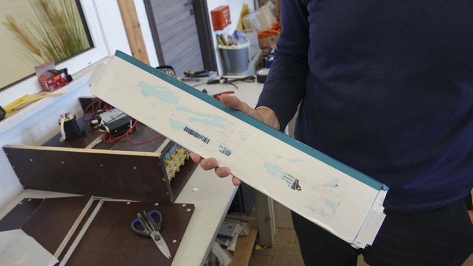 Bessere Batterien bringen mehr Reichweite, das kostet aber. Im Fall des Bestsellers Ari 458 zahlt man für 150 oder 200 km Reichweite ein Extra von 2.900 respektive 3.900 Euro, netto. 