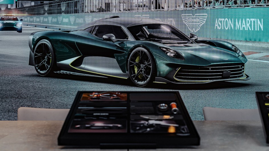 Aston Martin Valhalla (2025)
