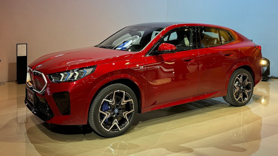 BMW X2 auf der Japan Mobility Show
