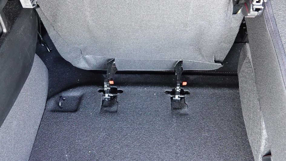 Wer nicht alle sieben Sitze braucht, kann die hinteren beiden leicht ausbauen.