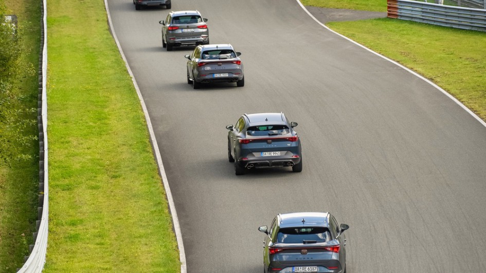 Cupra-Flotte fährt am Bilster Berg eine schnelle Runde