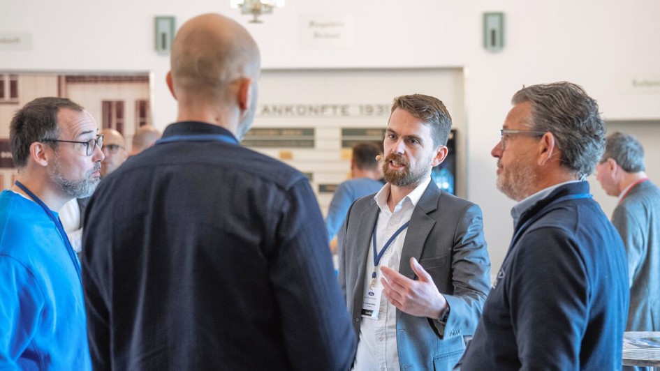 Diskussionsrund unter Teilnehmern des Autoflotte-Fuhrparktags