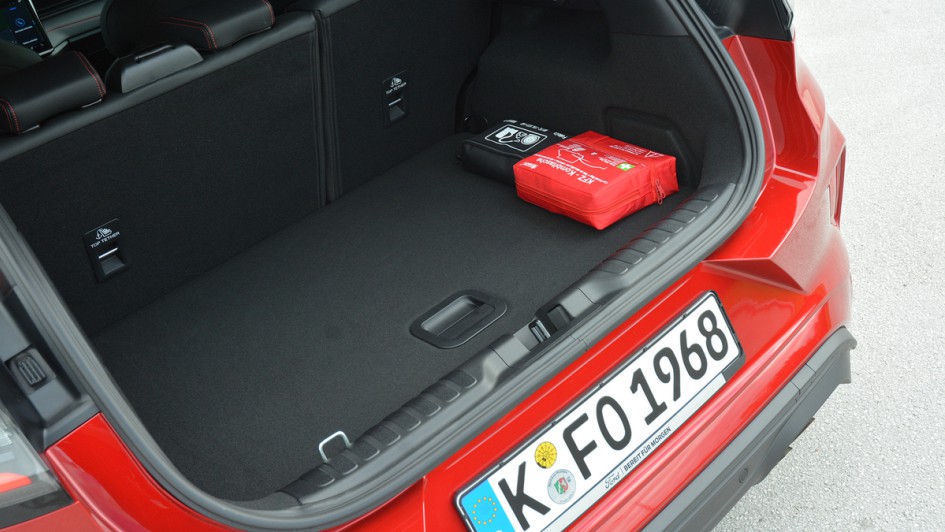 Kofferraum, Heckklappe, 1.Hilfe Koffer, Ford Puma