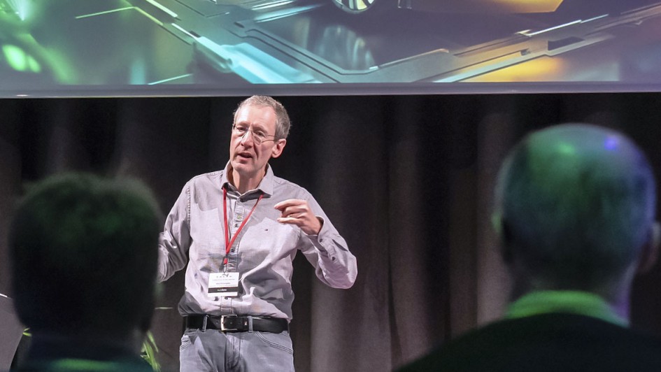 Jens Petersohn (Elektrobit) blickte auf das automatisierte Fahren.