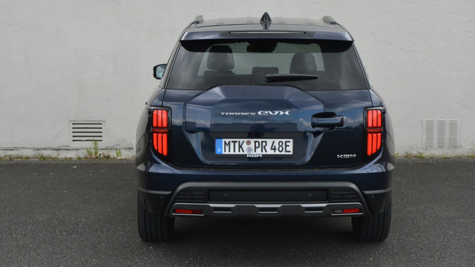 KGM Torres EVX Test (2025)