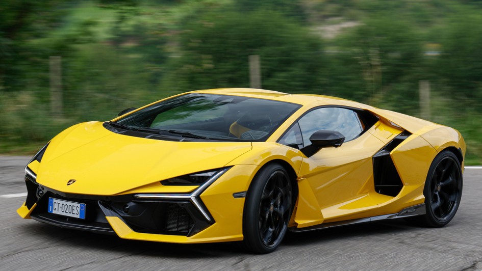 Lamborghini Revuelto