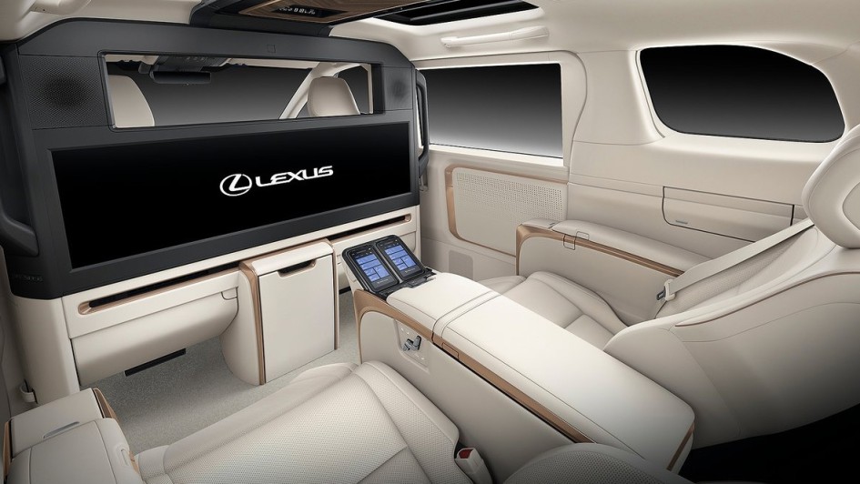Lexus LM (2024)