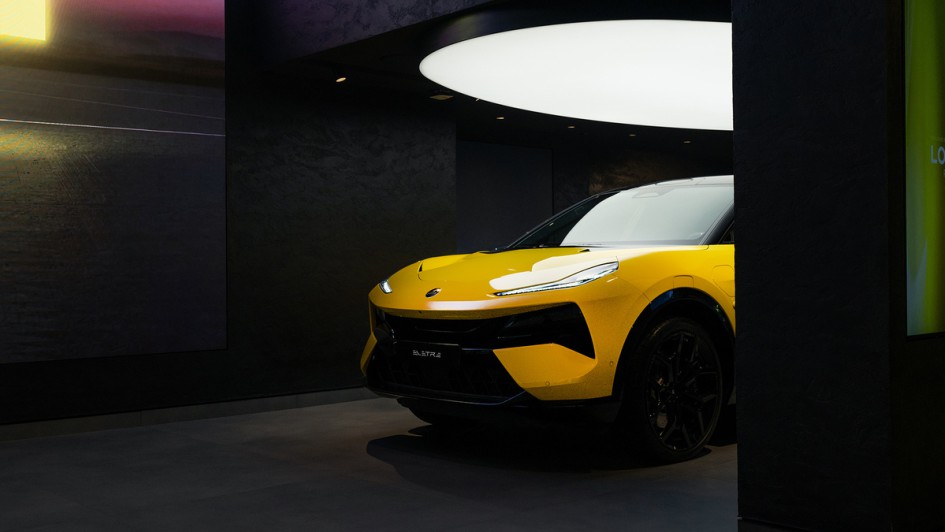 Lotus Flagship Store Paris