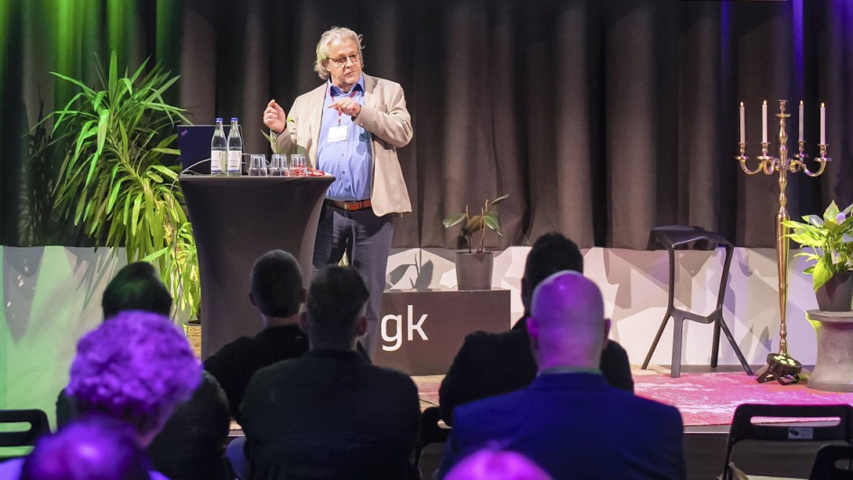 Der Autoflotte-Anwalt Michael Ludovisy hatte "Klassiker" des Fuhrparkrechts dabei. 