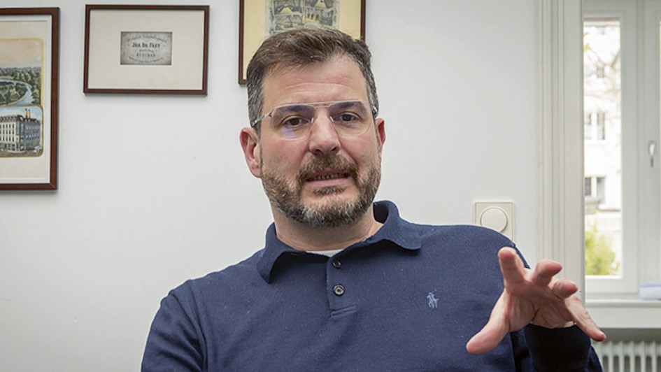 Markus Hofmann ist Geschäftsführer des Lodenfrey-Parks und ein Fan der Ladelösung.