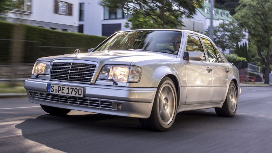 Der 500 E war mit dem Achtzylinder etwas besonders, er ging aus einer Kooperation mit Porsche hervor.