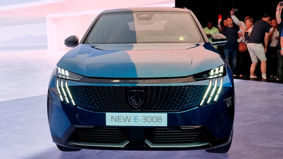 Peugeot E-3008