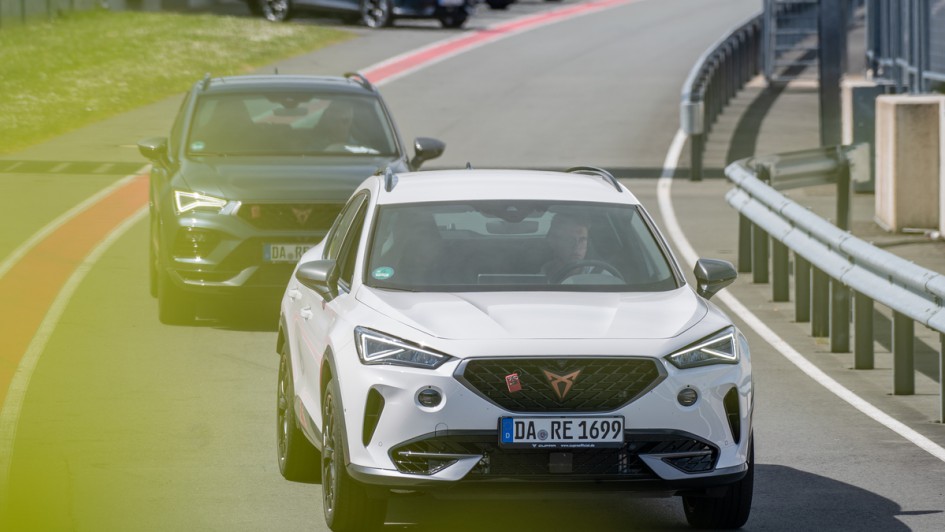 Cupra Formentor vor Cupra Ateca in der Pit Lane vom Bilster Berg